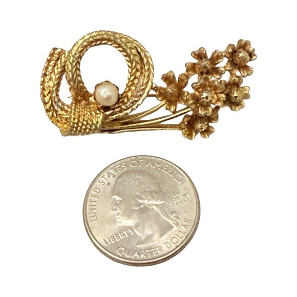 Gold Tone Rope Flower Bouquet Brooch 1 5/8" Faux Pearl Three-Dimensional - Picture 8 of 9